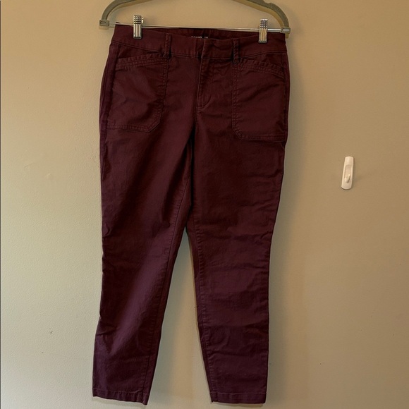 Old Navy Women's Skinny Jeans  Plum color Size 6 - Picture 2 of 9